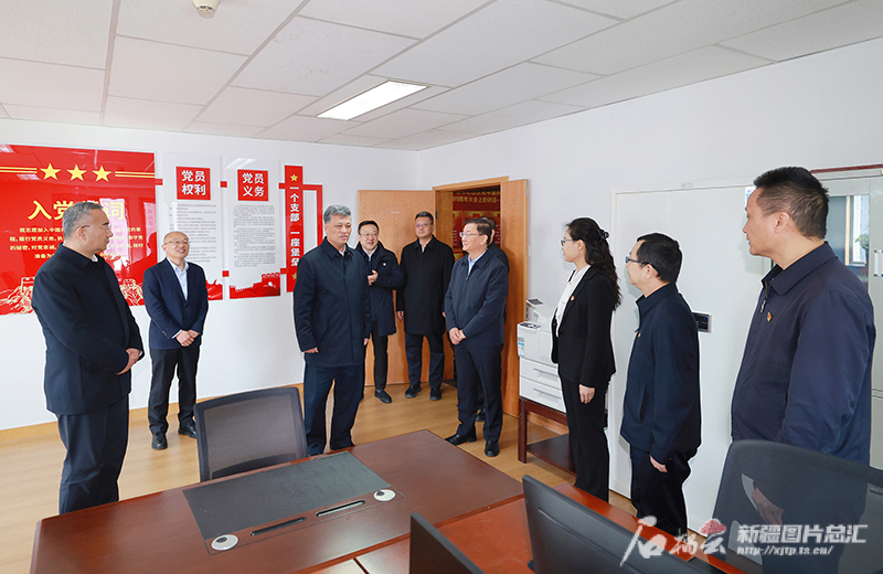 马兴瑞在自治区科技厅和卫健委调研